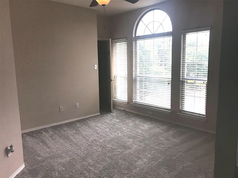 11321 Fletcher Hall Ln — Photo 12