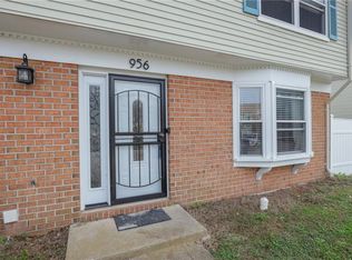 956 Smoke Tree Ln, Virginia Beach, VA 23452