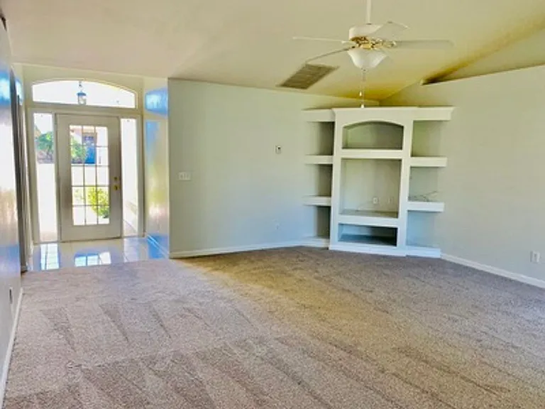 18477 Sunflower Rd — Photo 3