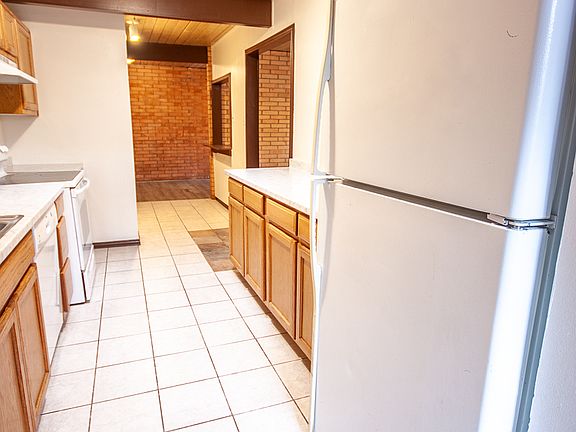 5th image of 124 E Yucca Ave