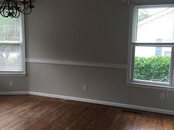 Dinning room (new paint)