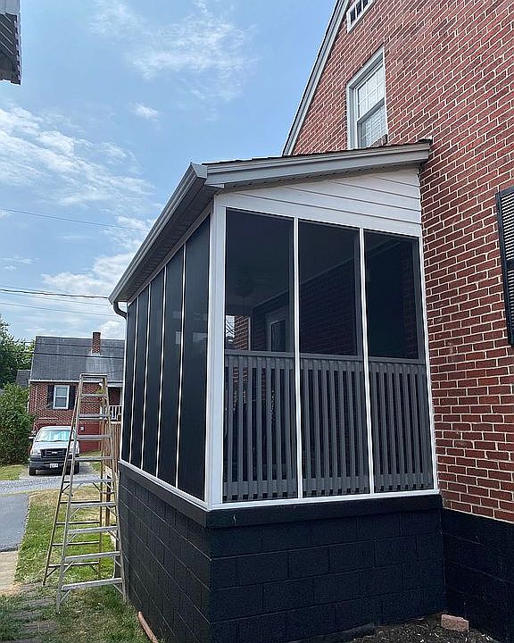 2nd image of 11615 Hickory Ave