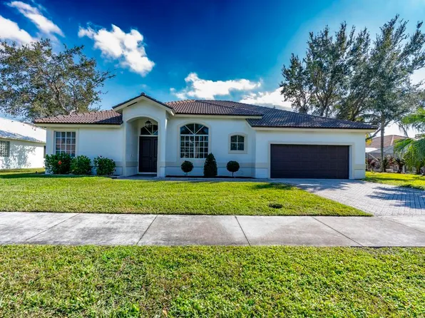 1255 SW Maplewood Drive, Port St Lucie, FL 34986