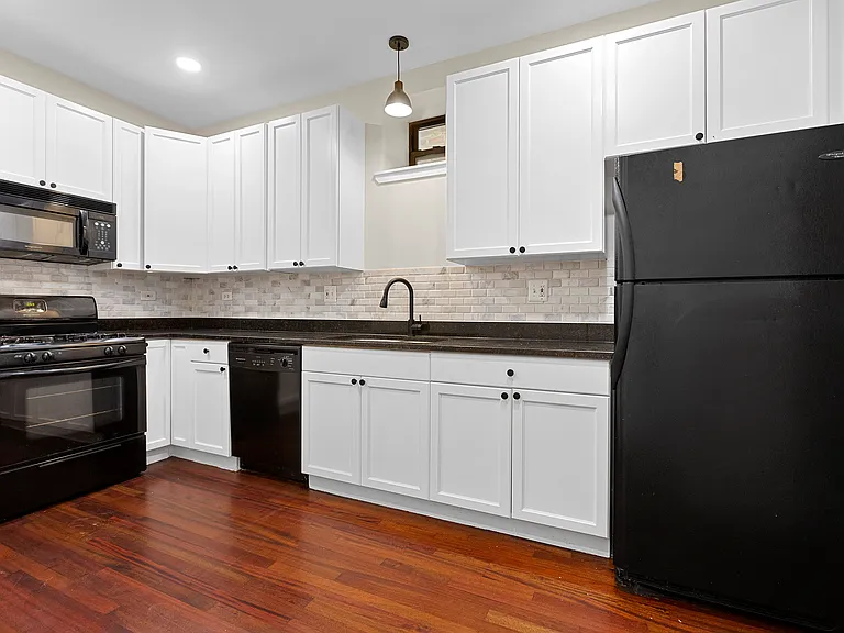 613 N Racine Ave #1 — Photo 2
