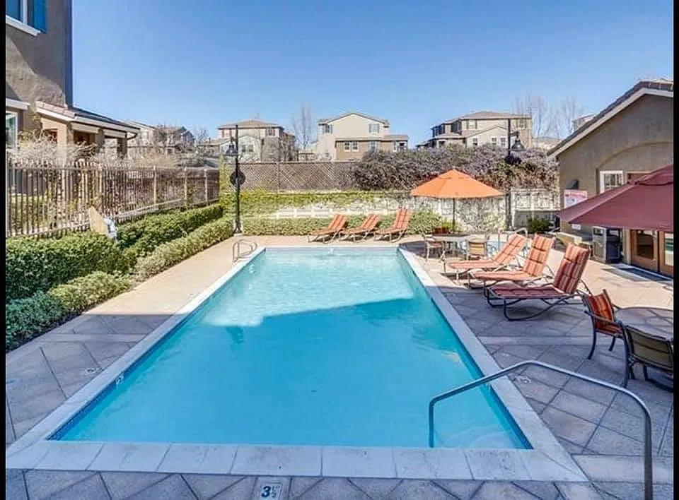 1 bed, $1,695 — Photo 1