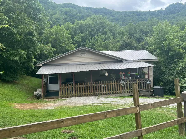 7890 State Route 2030, Banner, KY 41603