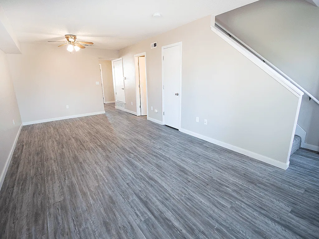 Northridge Crossing Apartments and Townhomes — Photo 2