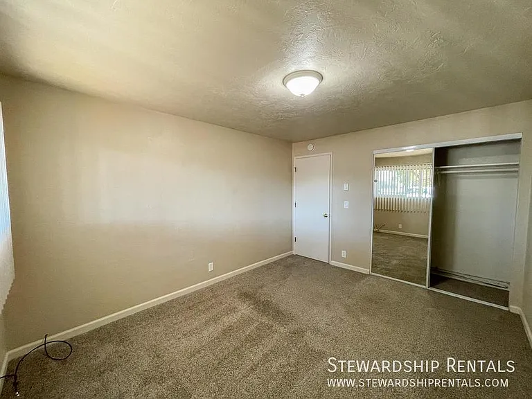 880 W 6th Ave #1 — Photo 13