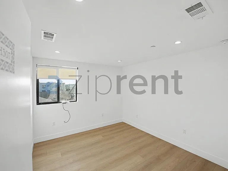 1438 W 37th Dr — Photo 21