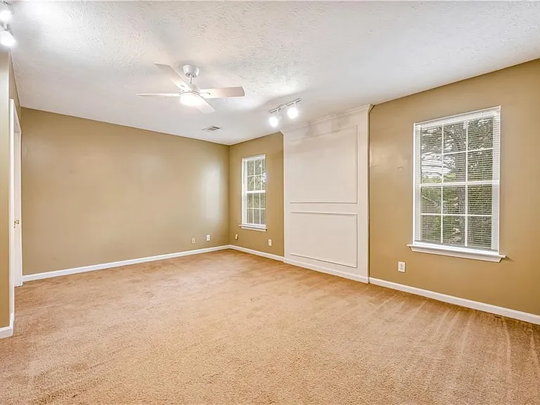 4392 Windmoor Dr NW — Photo 16