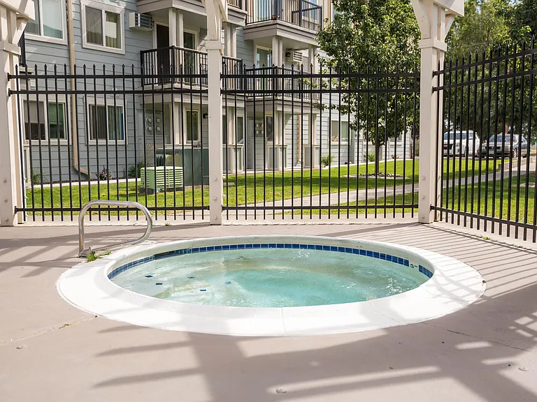 Sunset Apartments | Outdoor Hot Tub