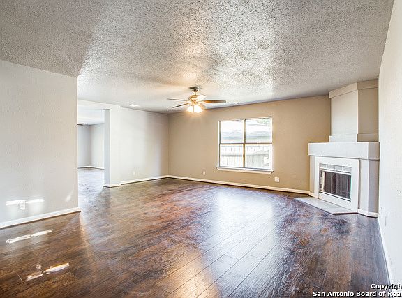 5th image of 7421 Myrtle Trl