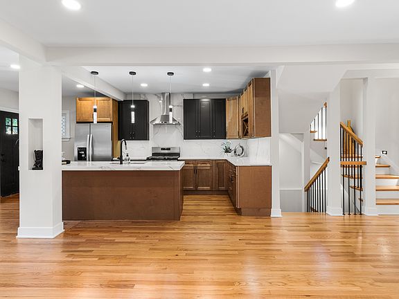 4th image of 4256 N Monitor Ave