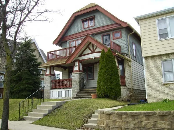 1445 S 76th St, Milwaukee, WI 53214
