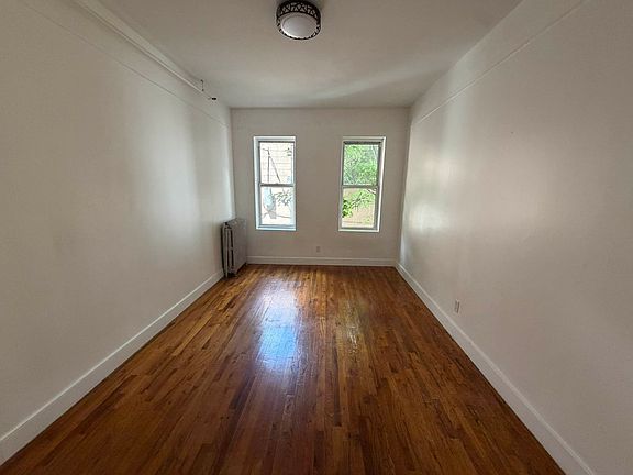 5th image of 490 Ocean Pkwy APT 4