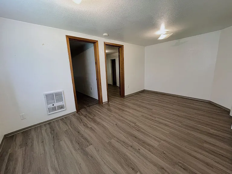 226 N Line St — Photo 30
