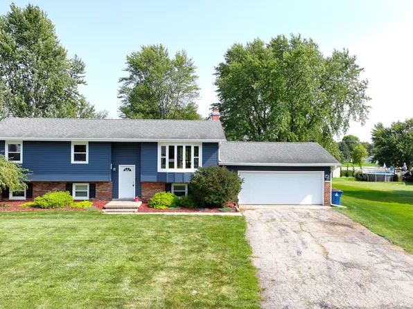 20 E Burke Ct, Amboy, IL 61310