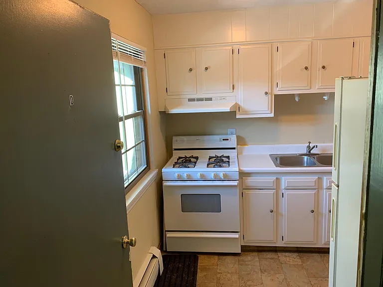 549 Russell Rd #4D — Photo 3