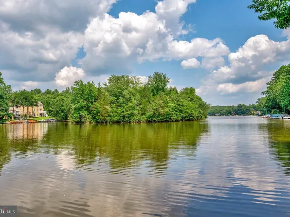 1915 Lakeview Pkwy, Locust Grove, VA 22508