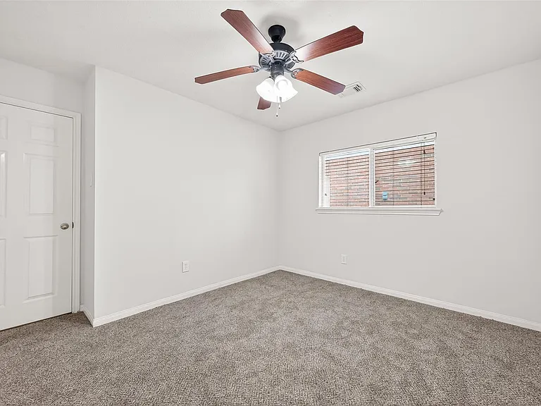 6030 Wildbriar Ln — Photo 32