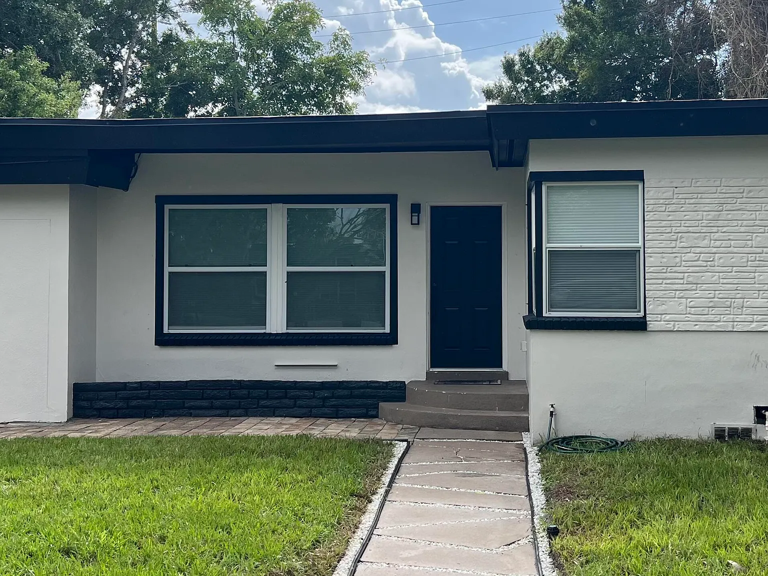 1 bed, 1.0 bath, 700 sqft, $1,200 — Photo 1