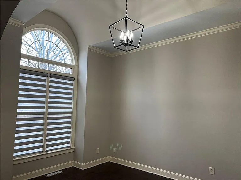 2476 Sewell Mill Rd — Photo 4