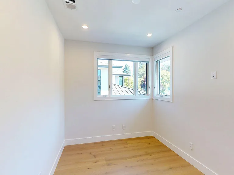 960 Lucky Ave — Photo 10
