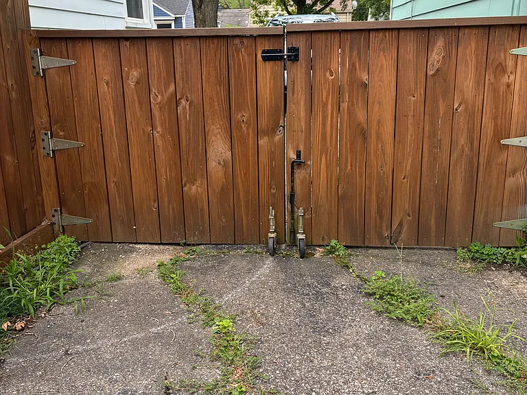 2331 Rowland Ave — Photo 20