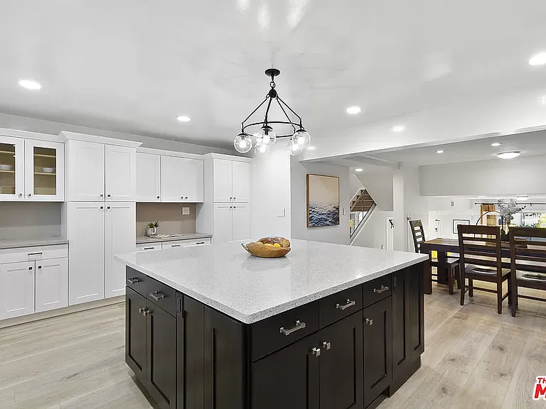 4738 S La Villa Marina — Photo 6