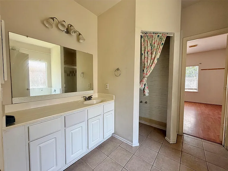 2305 Ames St — Photo 12