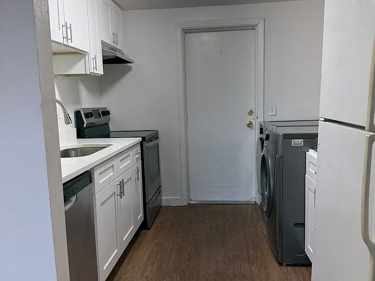 9407 Grandfield Rd #B — Photo 15