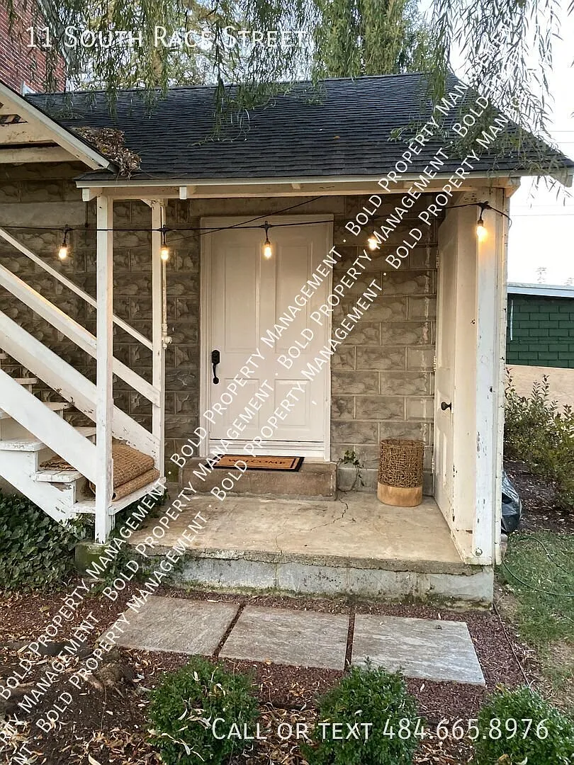 Richland 1 bedroom 1 bath all utilities included — Photo 2