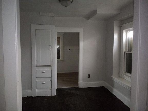3rd image of 11814 Forest Ave APT 3