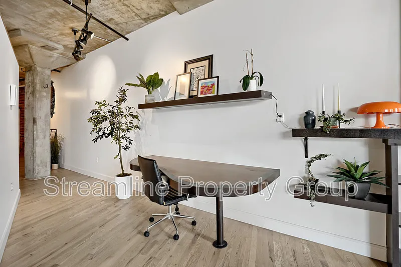 2 bed, 1.0 bath, 1200 sqft, $3,400 — Photo 3