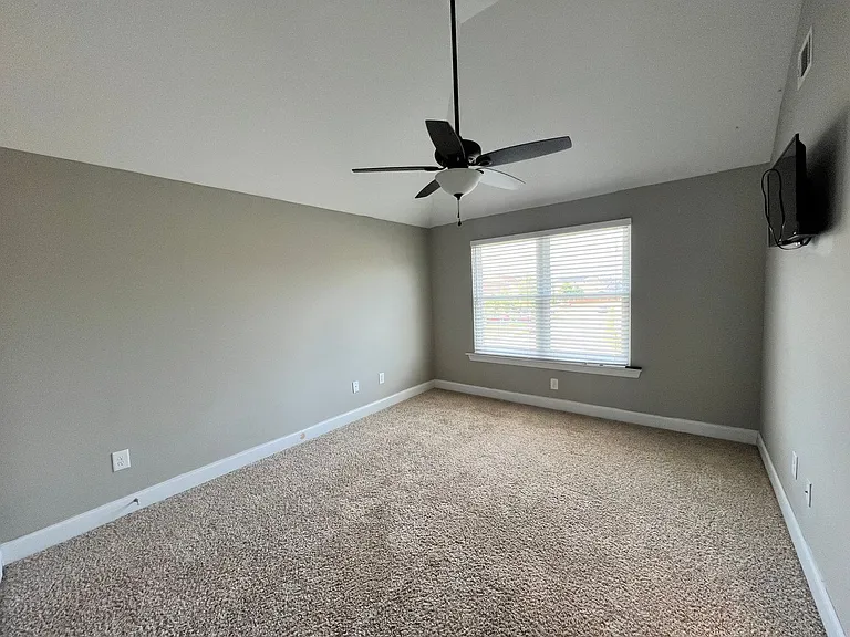 327 Clearwater Ln — Photo 46