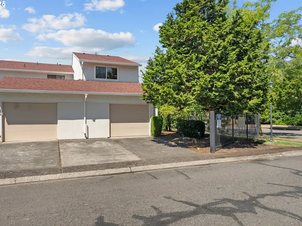 3300 NE 29th St, Gresham, OR 97030