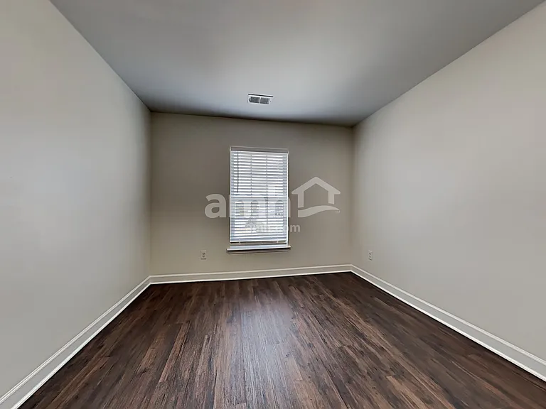 1035 Friartuck Trl — Photo 14