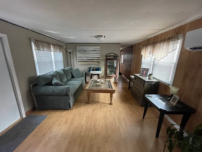 2 bed, 1.0 bath, $730 — Photo 4