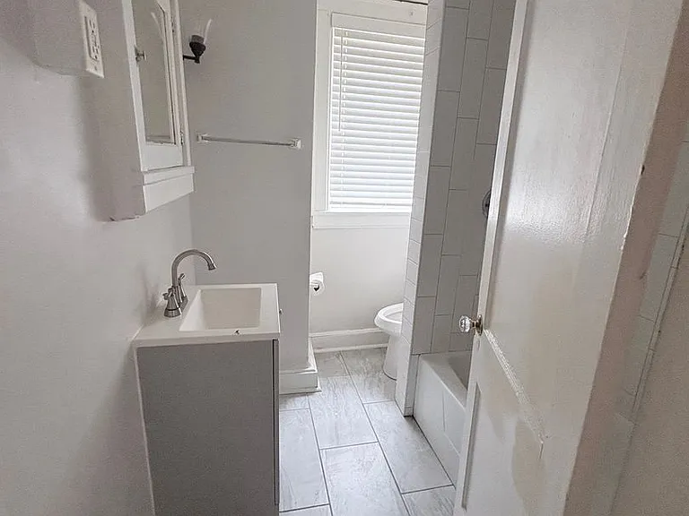 8th Street Apartments — Photo 11