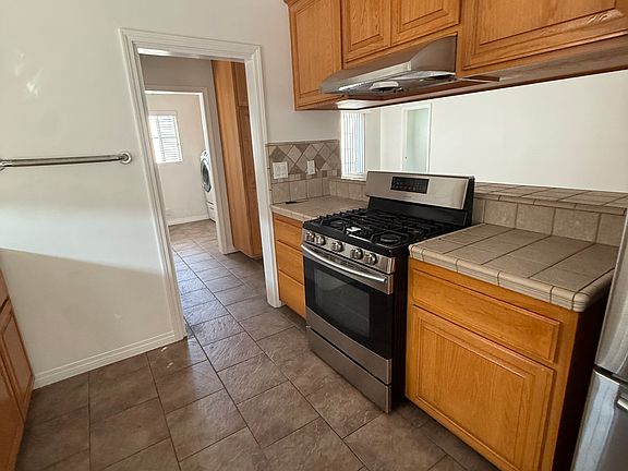 5th image of 4847 Kauffman Ave