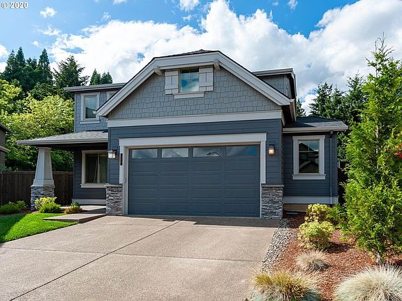 3rd image of 805 SE Bacarra St