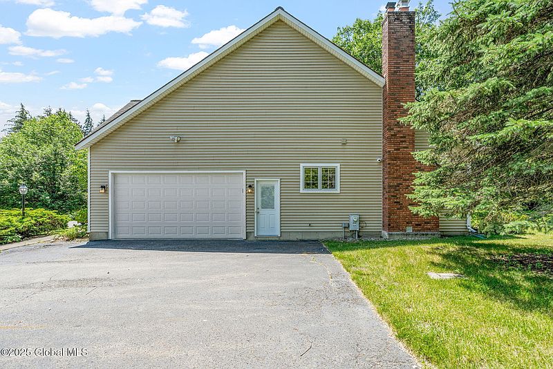 5th image of 308 Saint Ann Drive
