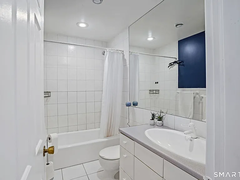 130 Myrtle Ave #A — Photo 14