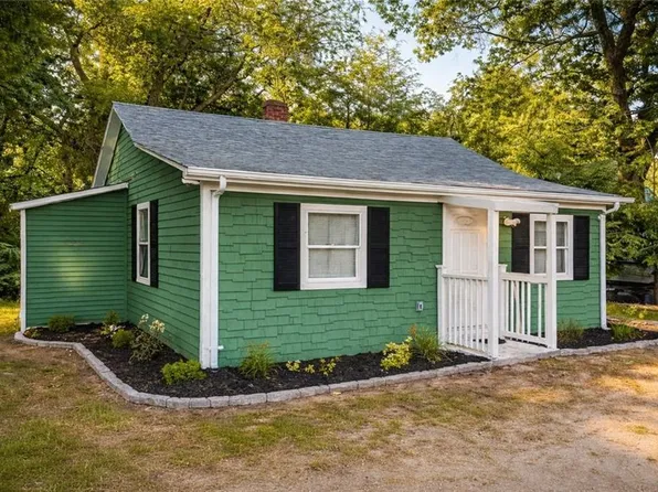 355 Church Ave, Warwick, RI 02889