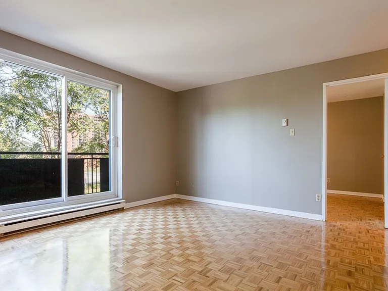 1322 McWatters Rd — Photo 11