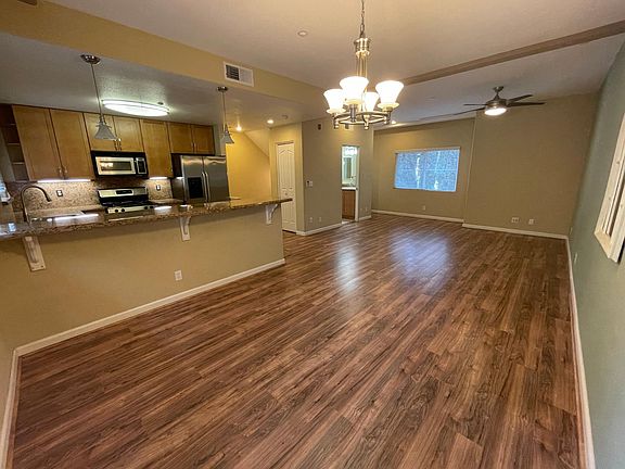 5th image of 808 Lenzen Ave Unit 103