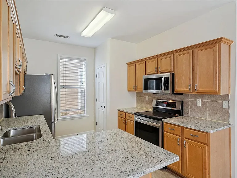 1133 Island Pl E — Photo 11