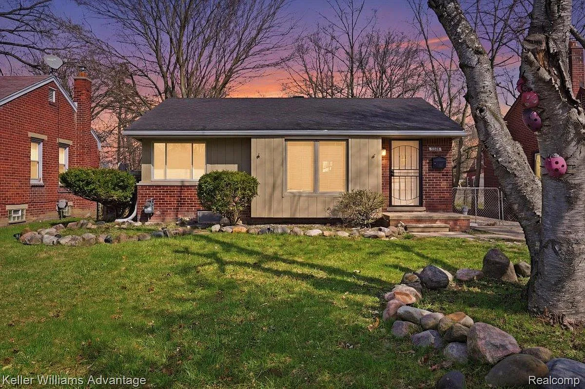 1025 Shadowlawn St photo 1