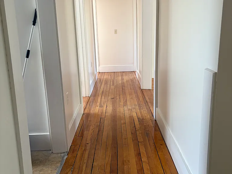 10 Knapp St #3 — Photo 4