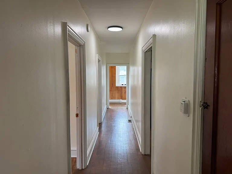 113 E Center St — Photo 4